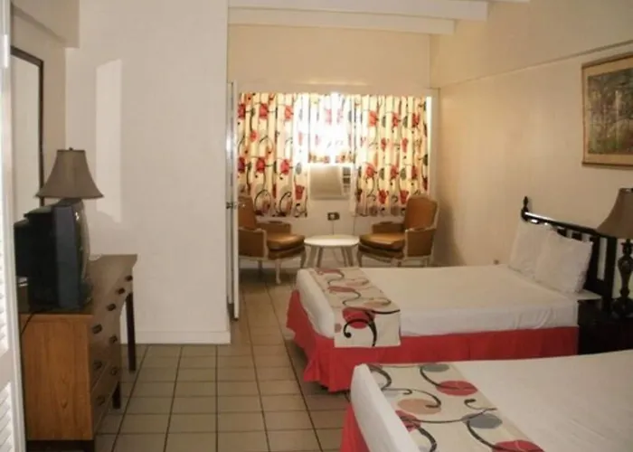 Pineapple Court Hotel