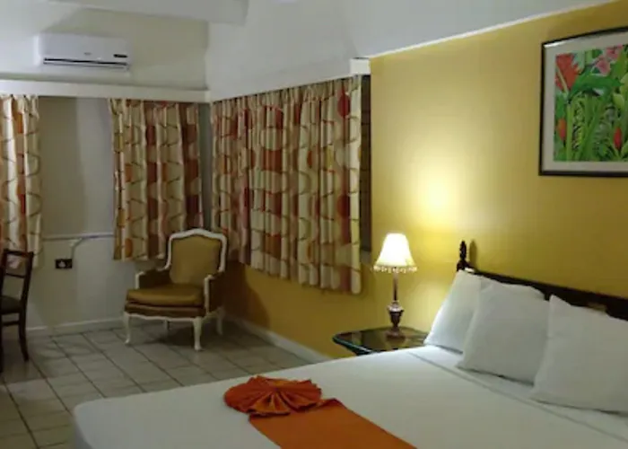Hotel Pineapple Court Ocho Rios