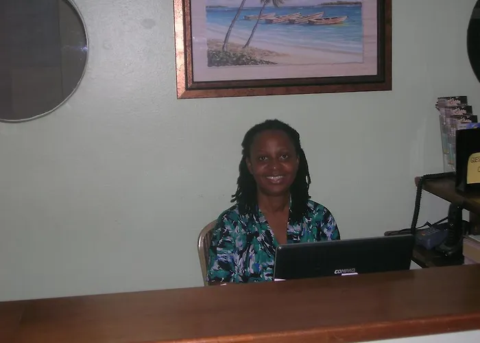 Hotel Pineapple Court