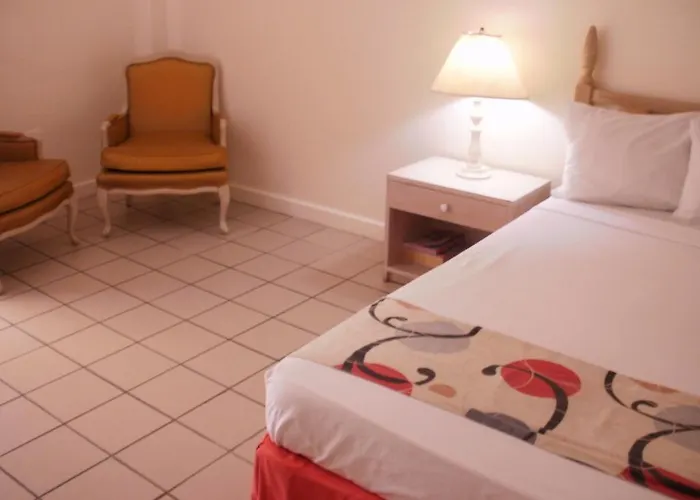 Hotel Pineapple Court Ocho Rios