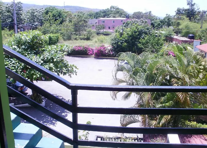 Pineapple Court Hotel Ocho Rios