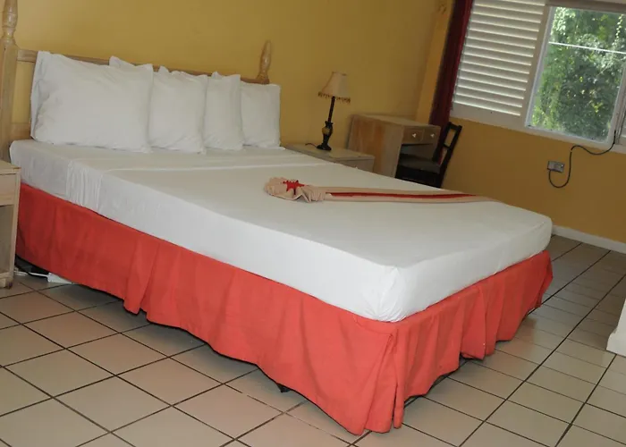 Hotel Pineapple Court
