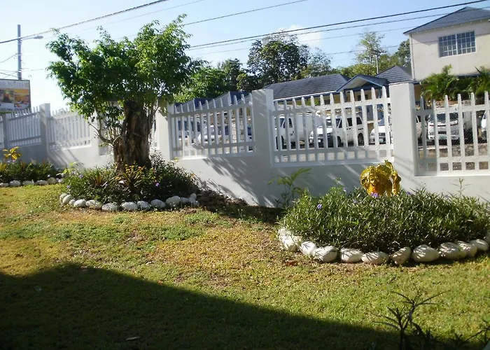 Pineapple Court 2* Ocho Rios
